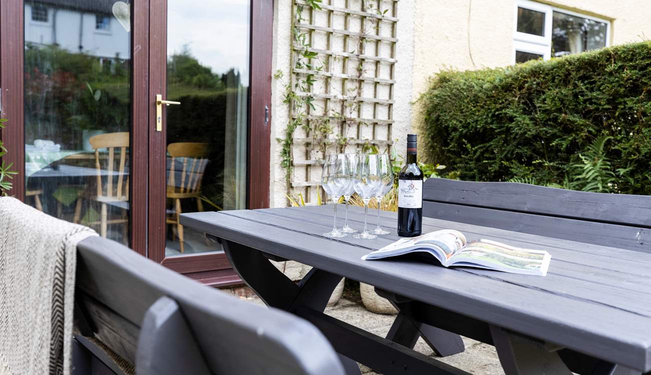 Dining al fresco is a must in this glorious garden.