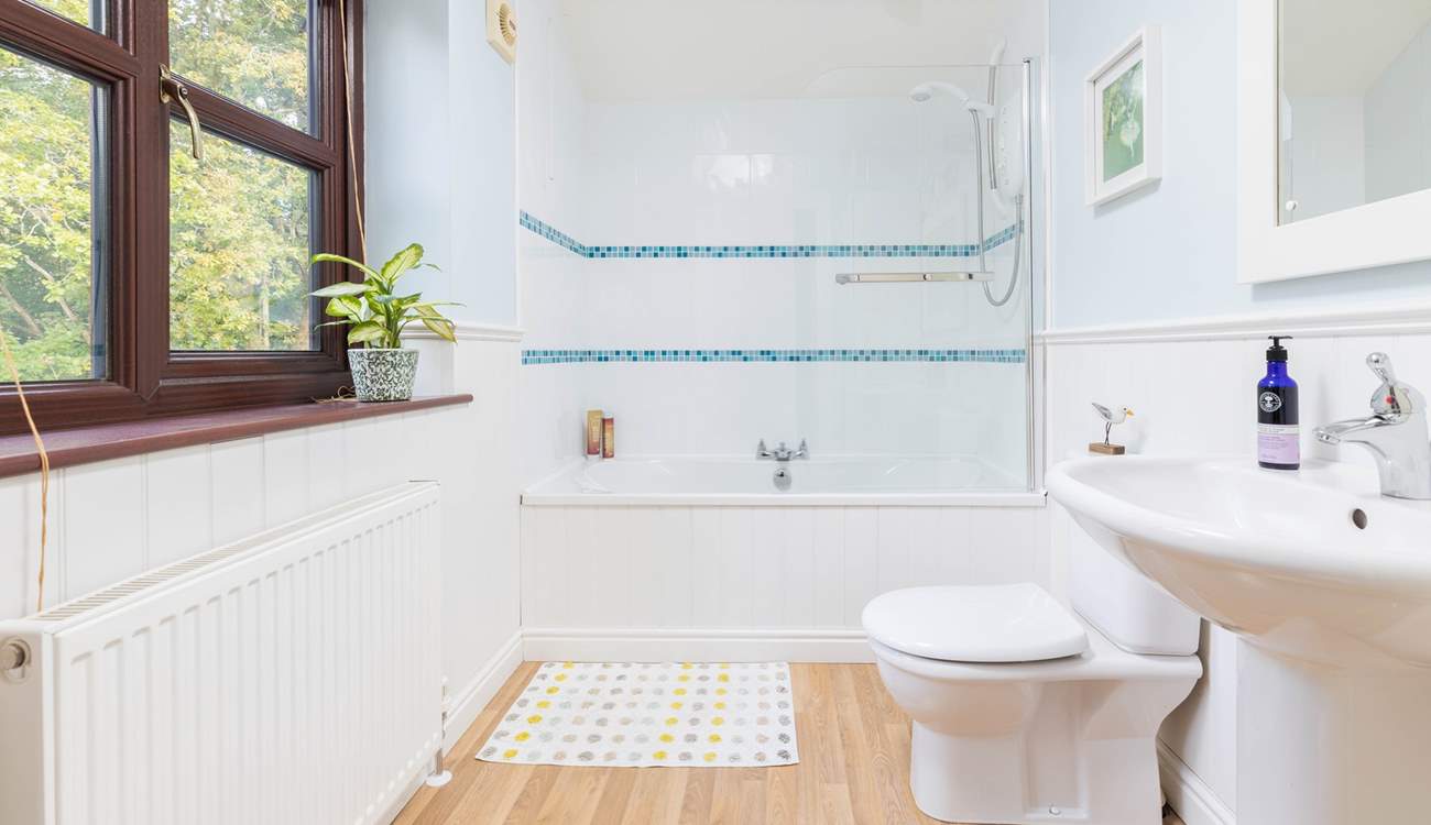 En suite to bedroom one.