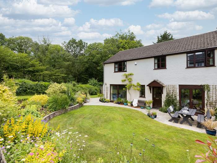 Apple Cottage, Sleeps 8 in Ivybridge