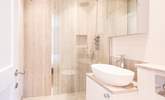 ... with en suite modern shower-room.  - Thumbnail Image