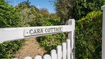 Cara Cottage welcomes up to ten guests!