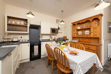A real country kitchen awaits you.