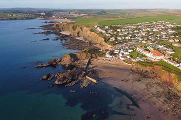 The stunning sandy beach of Hope Cove is right on your doorstep, along with this magnificent stretch of south Devon coastline.