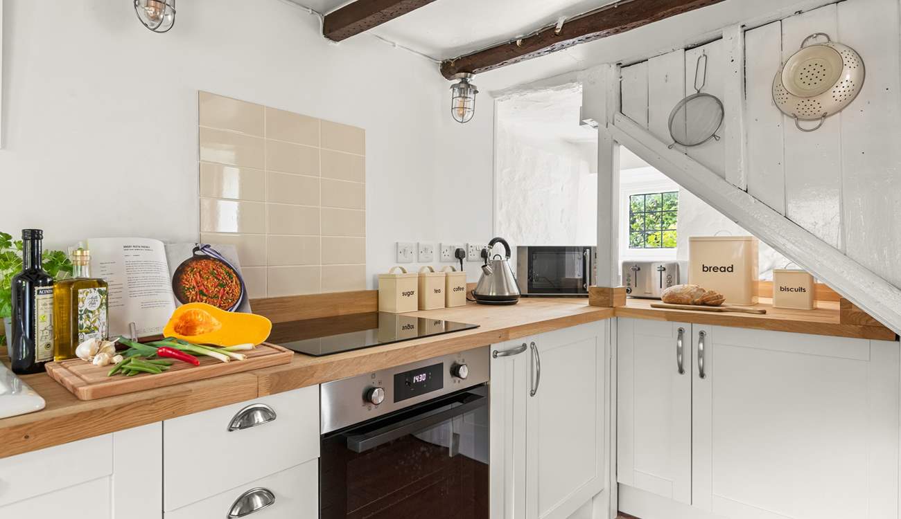 Fully equipped kitchen.