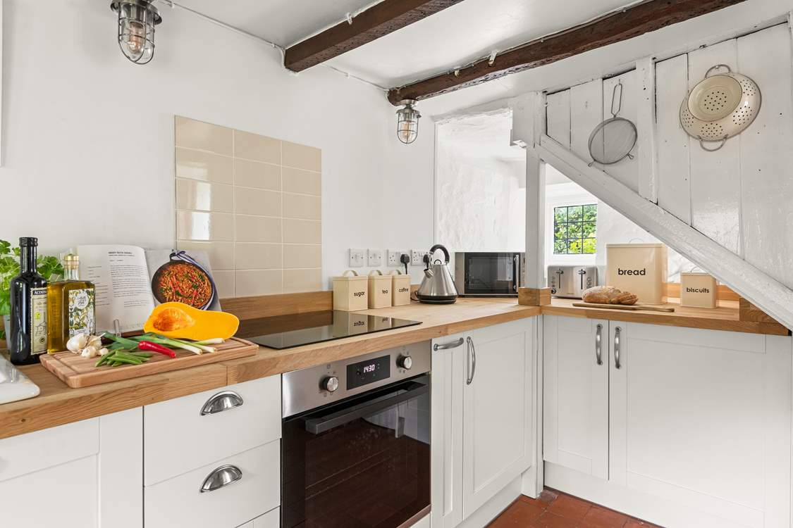 Fully equipped kitchen.