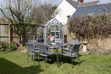 There is a delightful garden at Crosskeys Cottage. Perfect for chilling out with a glass of something refreshing.
