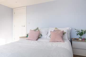 Enjoy the view with breakfast in bed (Bedroom 3).