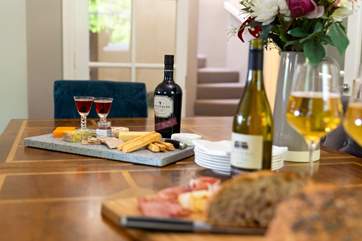 Perfect open plan dining and living area to enjoy a glass of your favourite with your favourite people.