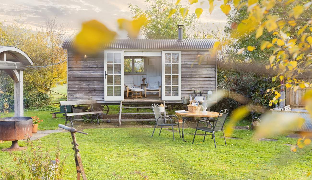 Immerse yourself into nature at this picture-perfect hideaway, perfectly designed for two.
