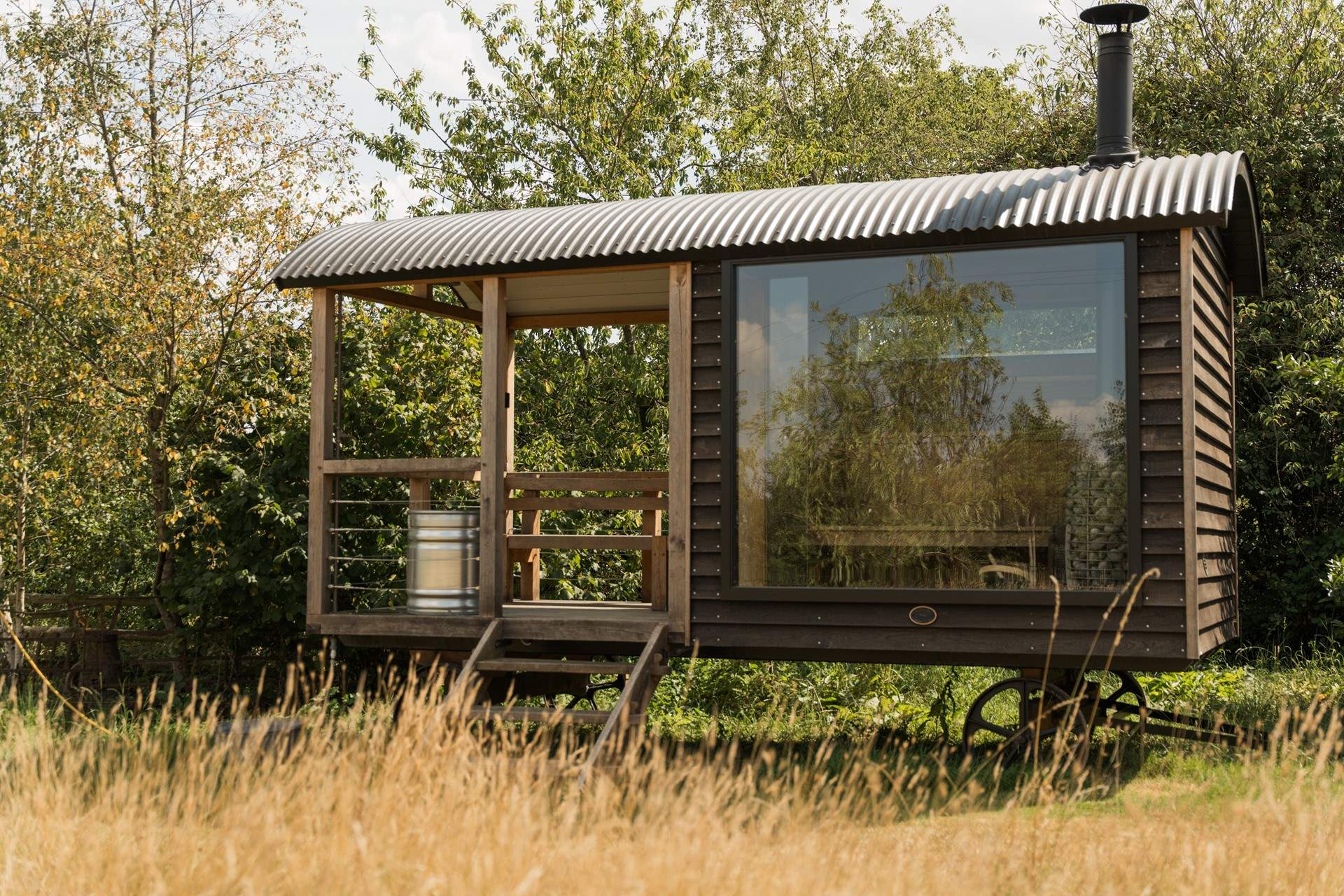 Rewild in style in the private outdoor sauna and cold plunge.