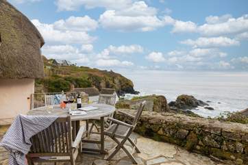 Enjoy a long lazy lunch on your terrace (please be aware the footpath runs next to the terrace).
