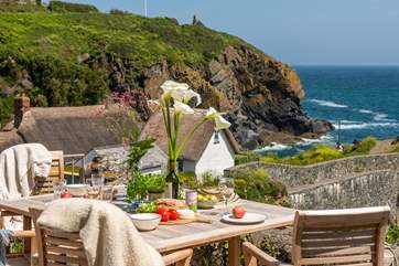 Enjoy a long lazy lunch on your terrace (please be aware the footpath runs next to the terrace).