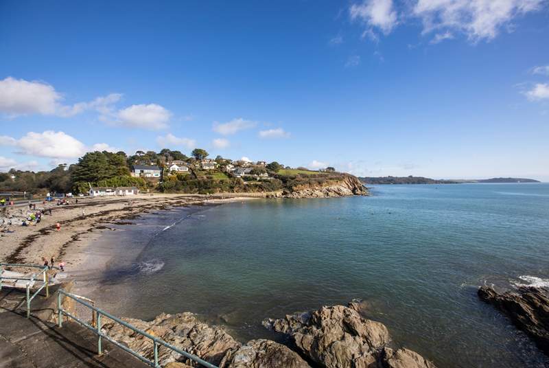 Swanpool beach, Falmouth has a beachside cafe for snacks and drinks.