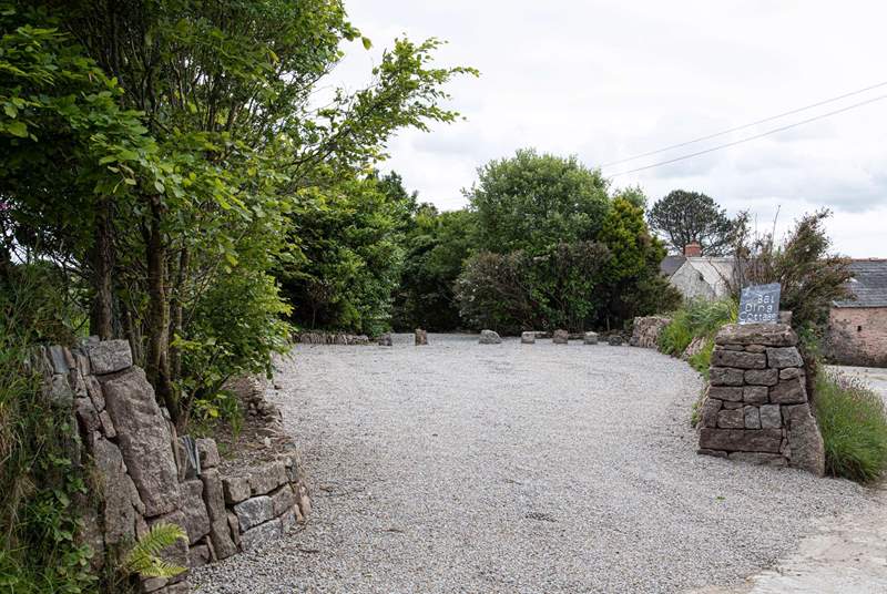 There is plenty of parking at Bal Ding Cottage and a very short walk to the property down some steps. 