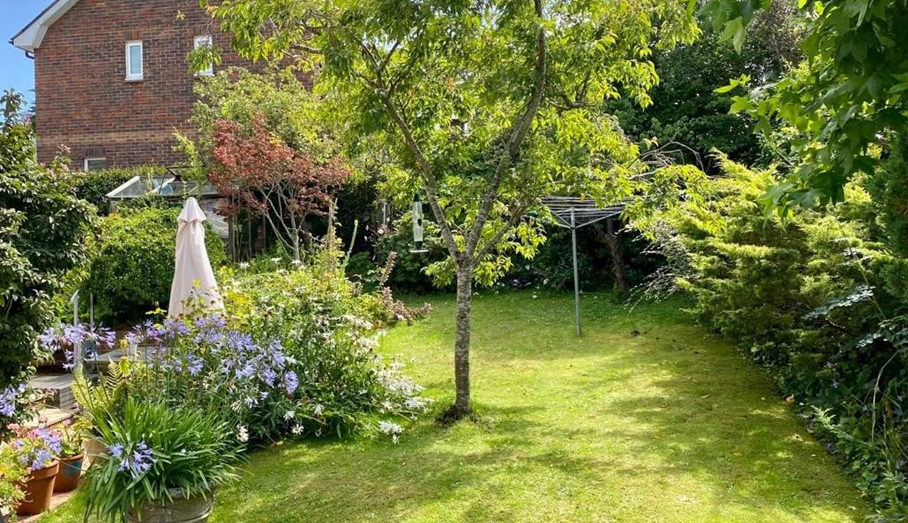 The lovely enclosed garden area to enjoy. 