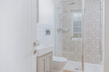 The gorgeous shower-room.