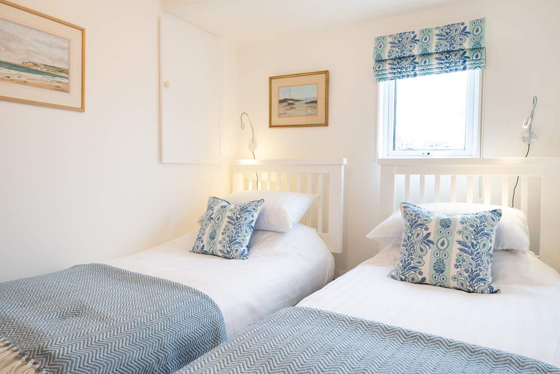 The second twin bedroom.