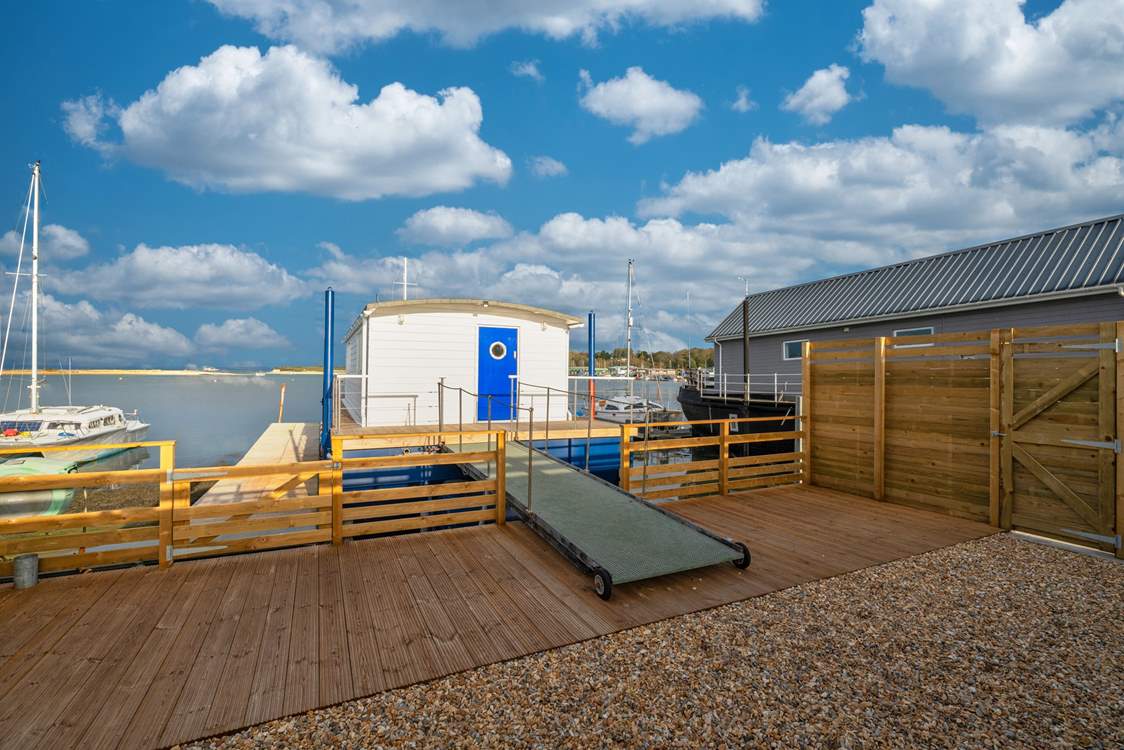 Oystercatcher is accessed over a short bridge that adapts with the tide (please take care). A ramp leads down to the pontoon where you can launch your kayak at high tide.