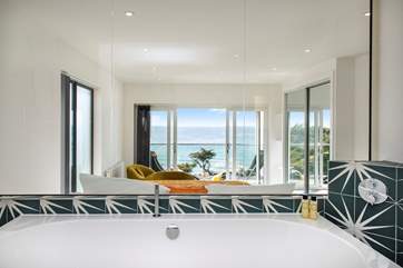 And once in the bath you can still soak in those views.