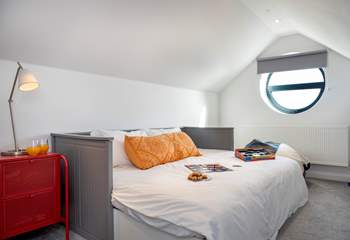 The snug can also be set up as a bedroom.