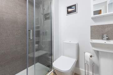 The lovely en suite shower-room.