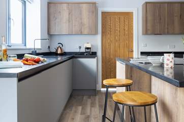 So much worktop surface space is available.