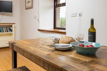 Beautiful dining-table to enjoy any meal at.