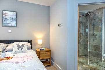 The en suite wet-room.
