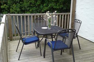 Your decking overlooks the field and the shared drive, the views are just fabulous.