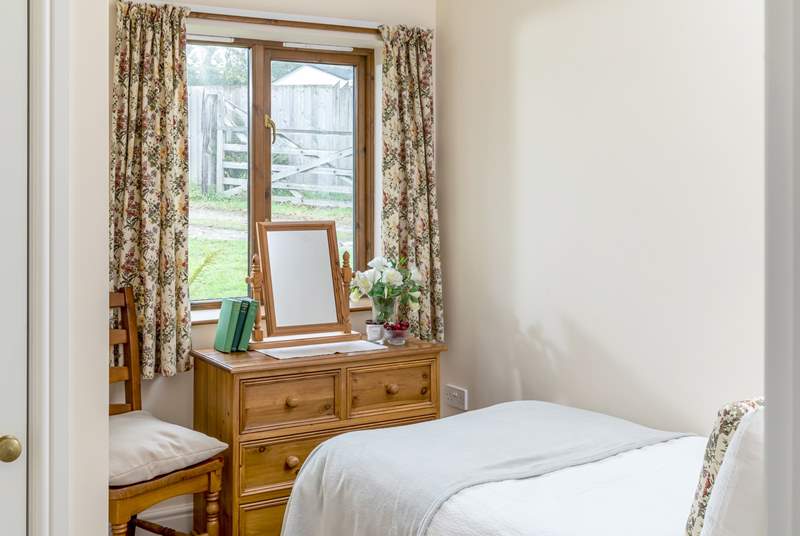 There are two charming single bedrooms at Orchard Cottage (Bedroom 3). 