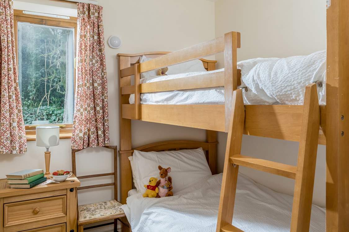 Cute bunk-beds in the second bedroom (please be aware these are only suitable for children).