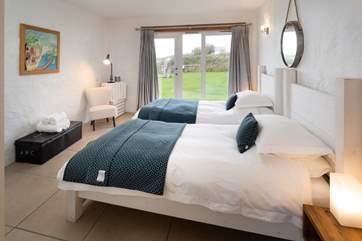Lovely twin bedroom with garden access.