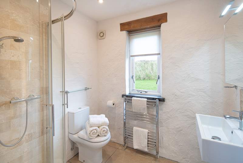 The handy en suite, ideal for a refreshing shower.
