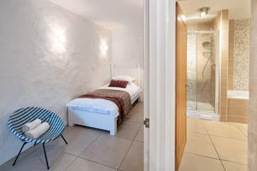 The cute single bedroom.