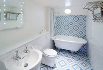 Take time out to relax in the deep, hot bubbly bath in the family bathroom on the first floor. Holiday bliss.
