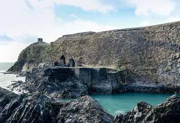 Th magical Blue Lagoon next to Abereiddy Beach is very nearby. 