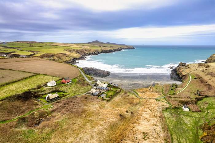 Towyn Cottage is a 3 bedroom self catering cottage with sea views near St Davids.