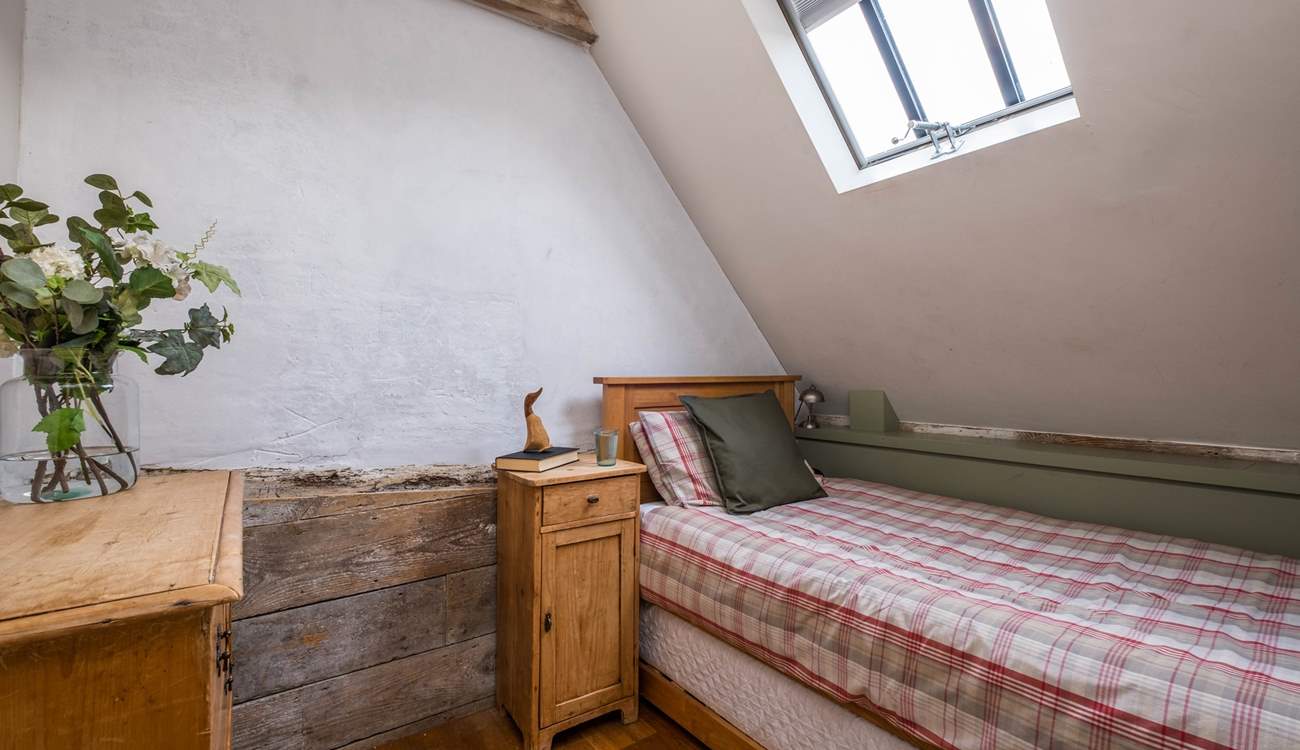 There is a single bed with trundle single that can be made into a twin  room.