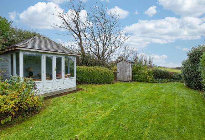 The super garden-room, the perfect spot for a quiet read. 