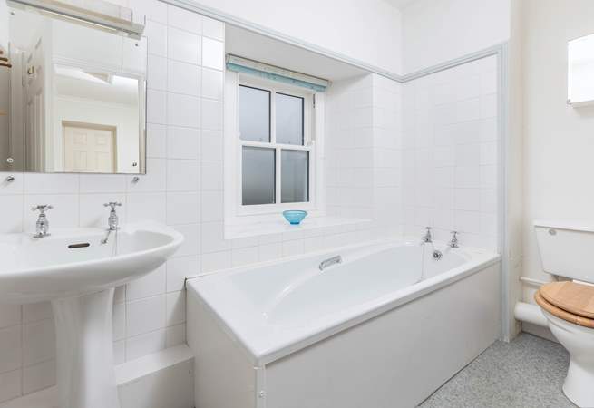 Splish, splash, time for a luxurious bath.