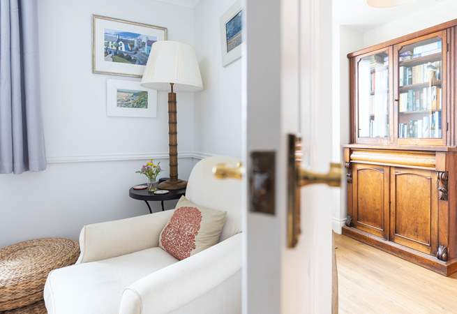 A lovely mix of contemporary and period pieces. 