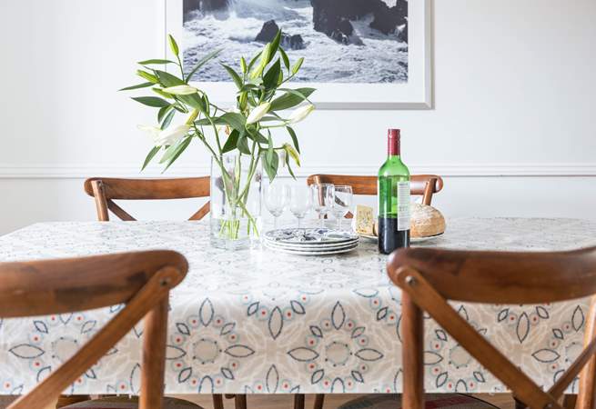 Sociable dining for family and friends. 