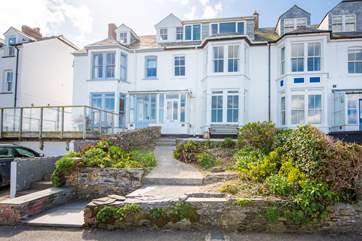 Welcome to Seaward, a stunning three storey Edwardian terraced house set in a prime location in Port Isaac.