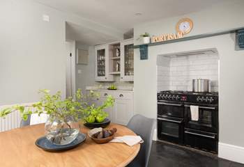 The stylish kitchen/breakfast-room.