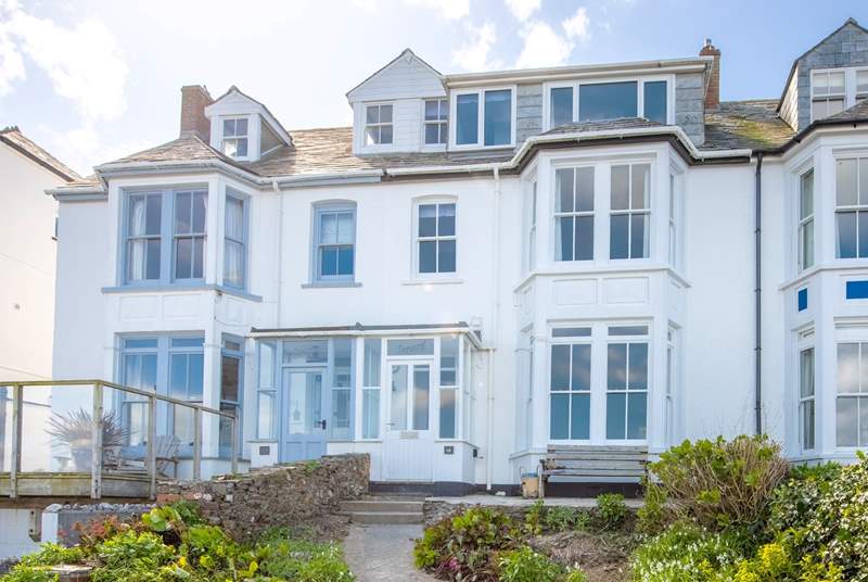Welcome to Seaward, a stunning three storey Edwardian terraced house set in a prime location in Port Isaac.
