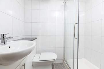 The en suite for bedroom one.