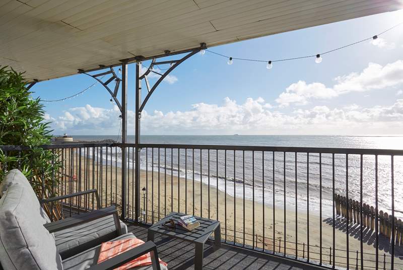 Sit back and relax with a good read and take in the amazing sea views overlooking Ventnor Esplanade. 