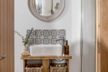 The en suite.