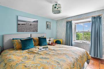Luxurious bedroom 2 is delightful and has the added benefit of being made up as a king-size double or twin beds, depending on your requirements.
