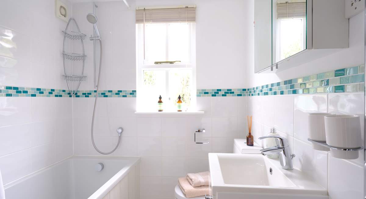 The bathroom, ideal for a soak after a day on the beach.